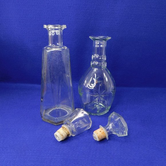 Pair of Vintage Heavy Glass Decanters 12" - Picture 2 of 7